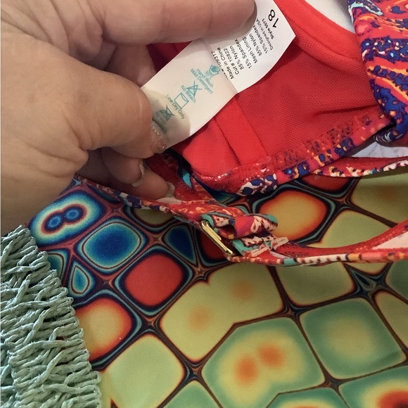 Sunsets bikini curve  top red blue turquoise size 18, large CD cup…nice …color - Picture 10 of 13
